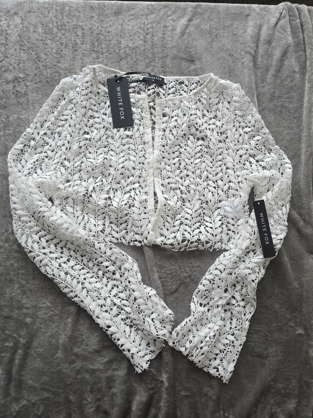White Fox Boutique White Crochet Lace Long-Sleeve Crop Top